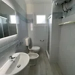 Inviting Flat For Four Guests In דירה רוסולינה מארה