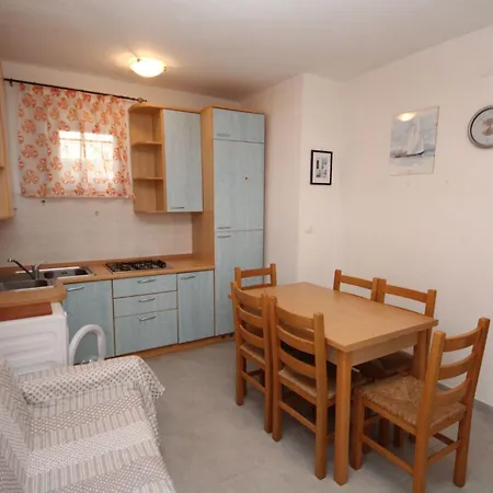 Inviting Flat For Four Guests In Rosolina Mare