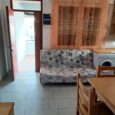 Lägenhet Inviting Flat For Four Guests In *