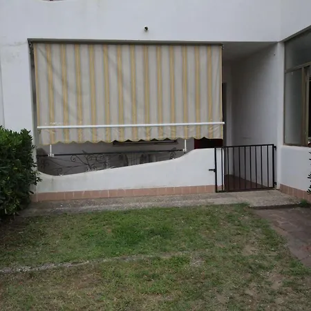 Lägenhet Inviting Flat For Four Guests In Rosolina Mare