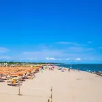 Inviting Flat For Four Guests In Rosolina Mare
