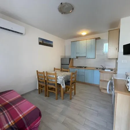 Inviting Flat For Four Guests In Rosolina Mare